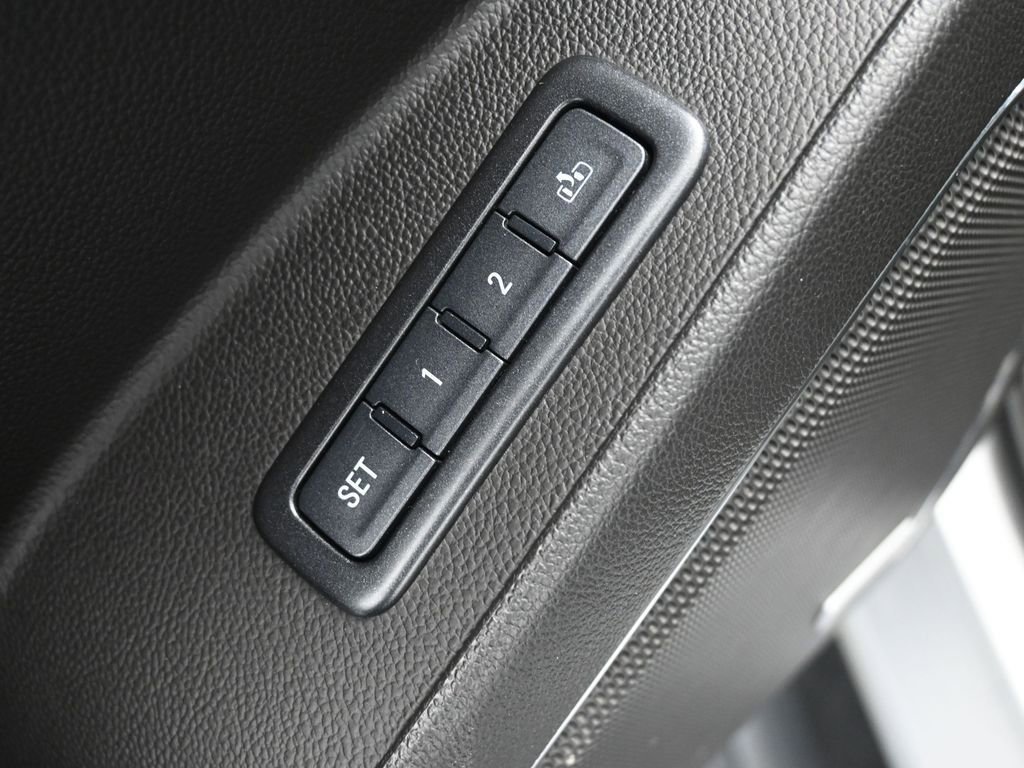 Used 2017 GMC Yukon Denali w/ Open Road Package image 21