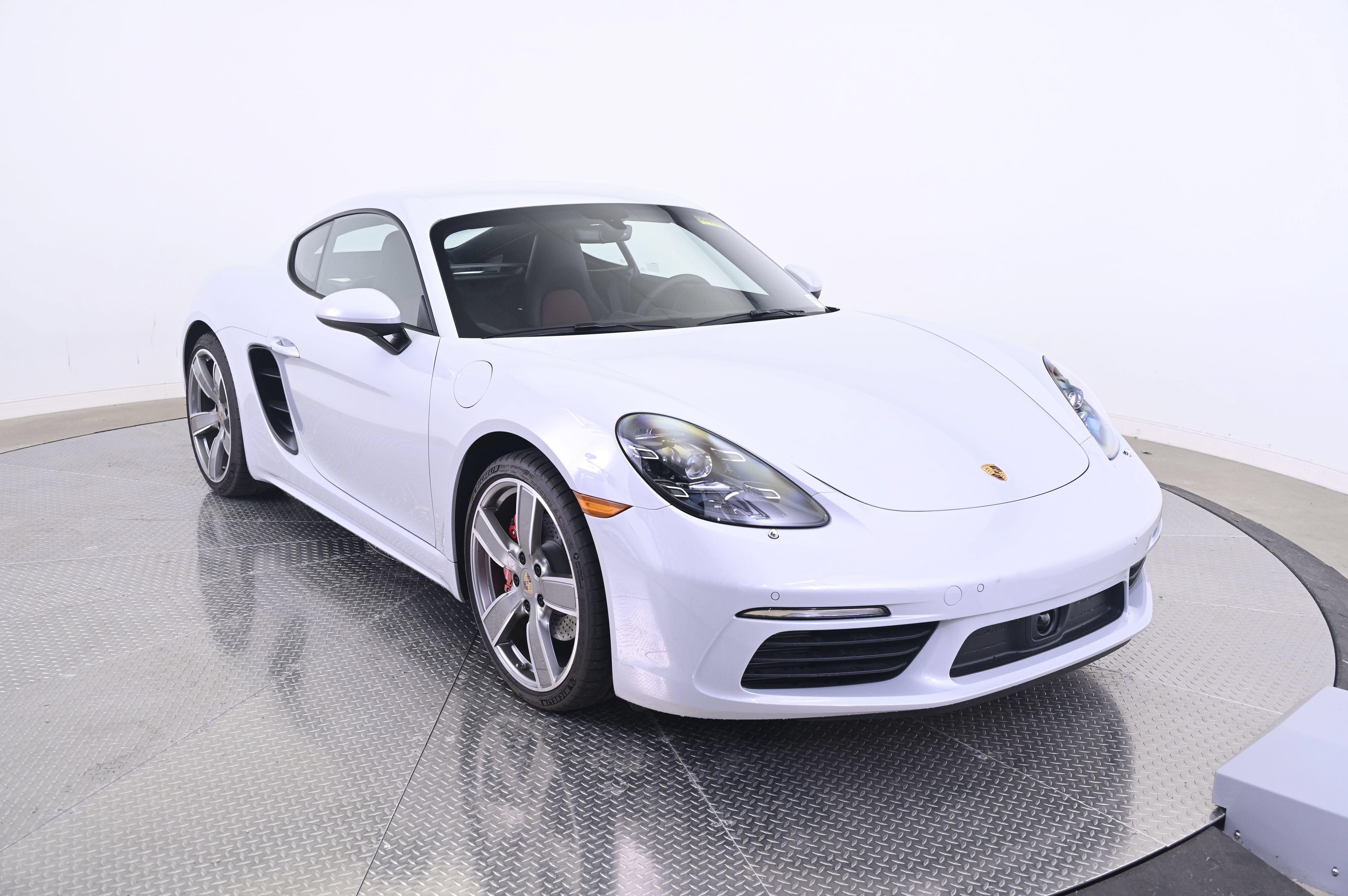 Certified 2024 Porsche 718 Cayman S RWD image 9