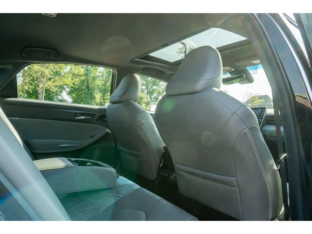 Used 2022 Toyota Avalon Limited w/ Advanced Safety Package FWD image 15