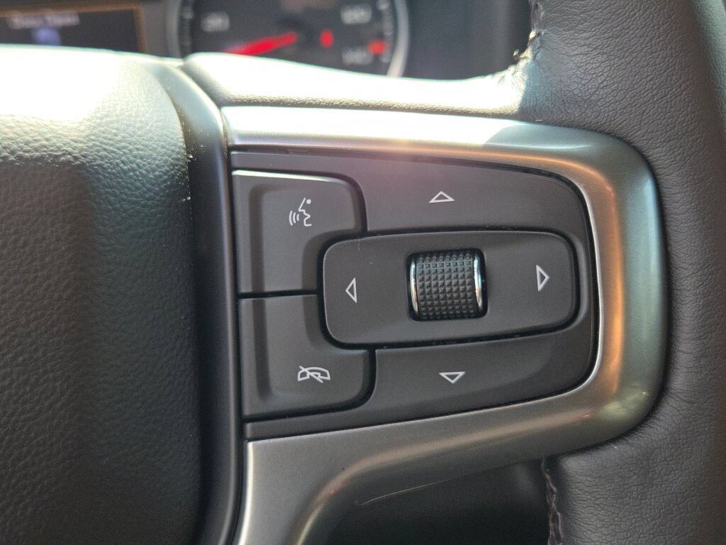 Used 2022 Chevrolet Silverado 1500 LT AWD/4WD image 35