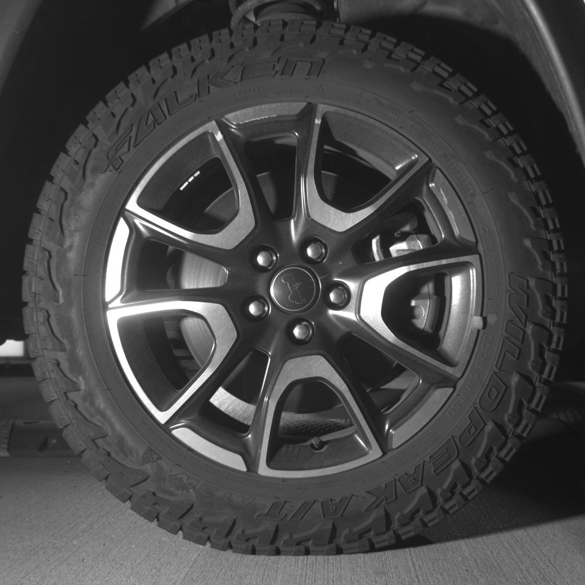 Used 2025 Jeep Compass Trailhawk AWD/4WD image 13
