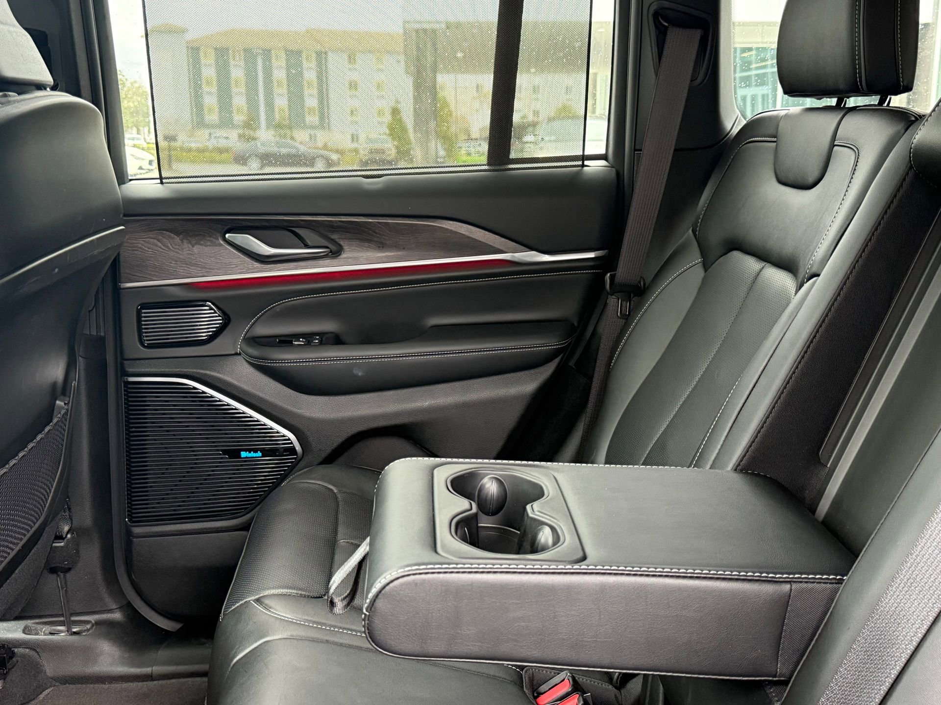 Used 2022 Jeep Grand Cherokee Overland w/ Advanced Protech Group III image 31