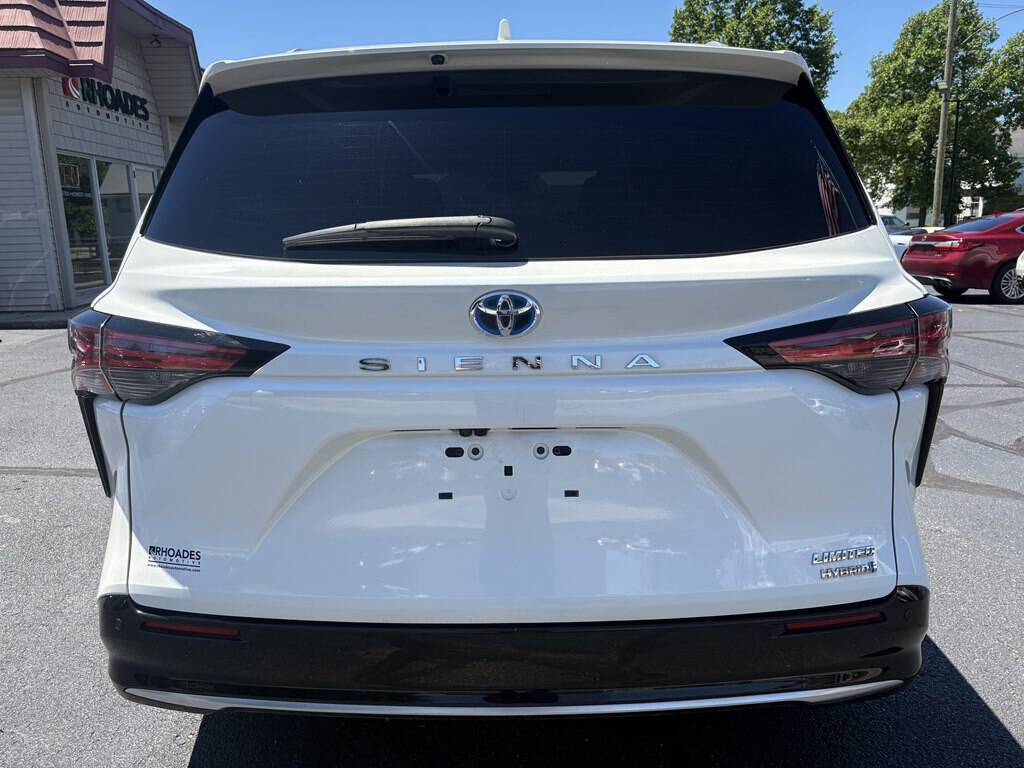 Used 2021 Toyota Sienna Limited FWD image 5