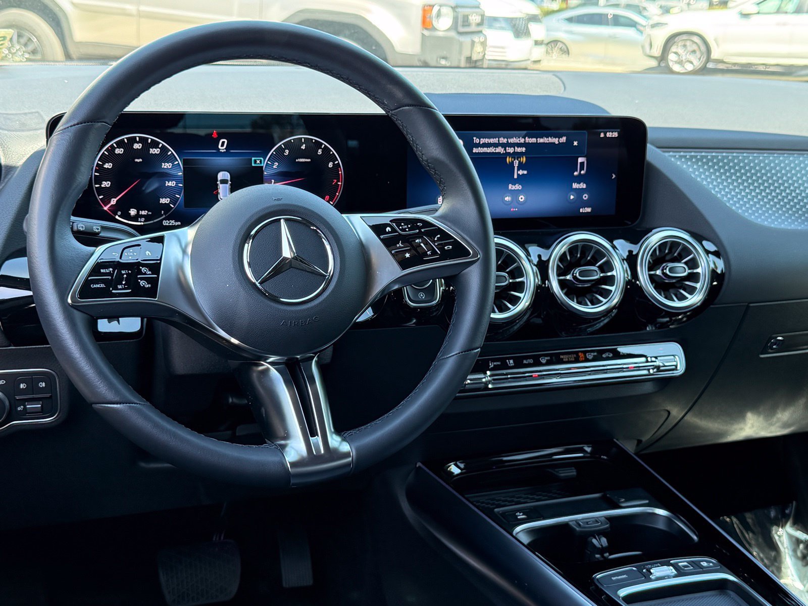 Used 2025 Mercedes-Benz GLA 250 image 41