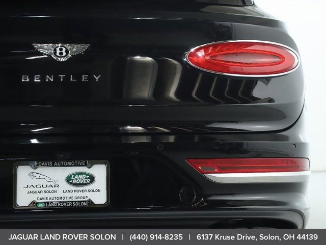 Used 2022 Bentley Bentayga image 45
