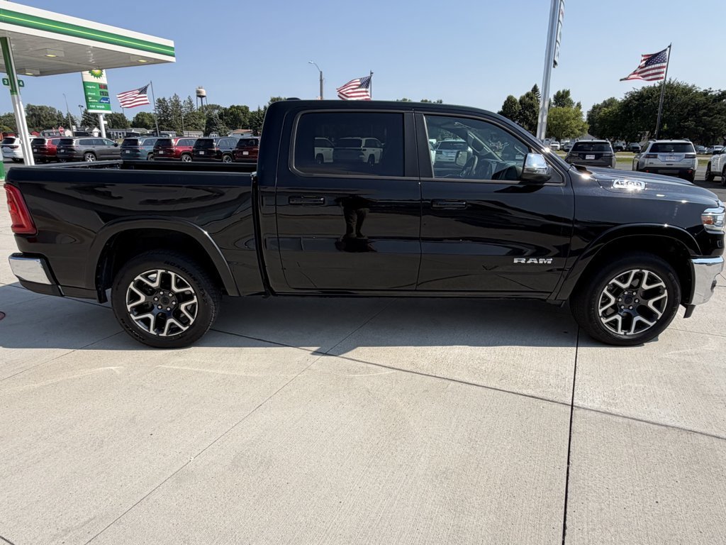 Used 2025 RAM 1500 Laramie AWD/4WD image 9