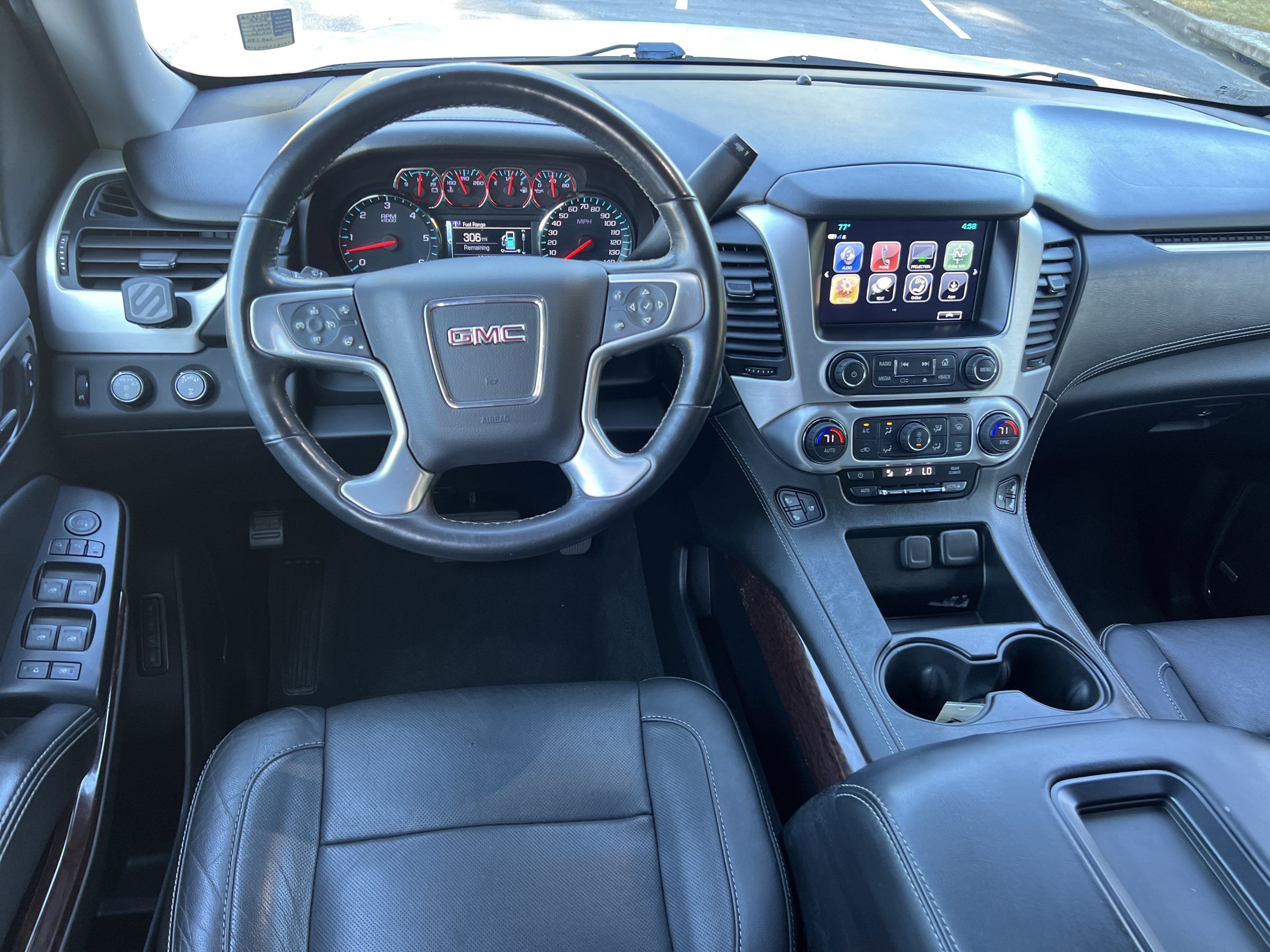Used 2020 GMC Yukon XL SLT AWD/4WD image 32
