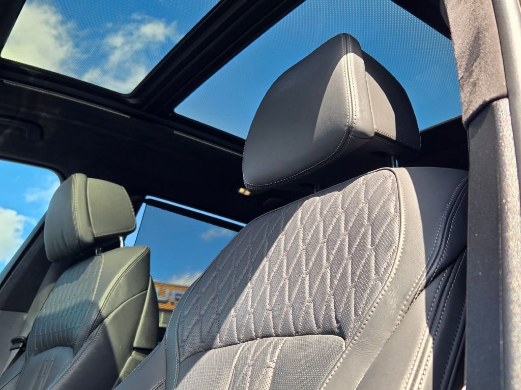 Used 2024 BMW X7 M60i w/ Executive Package AWD/4WD image 3