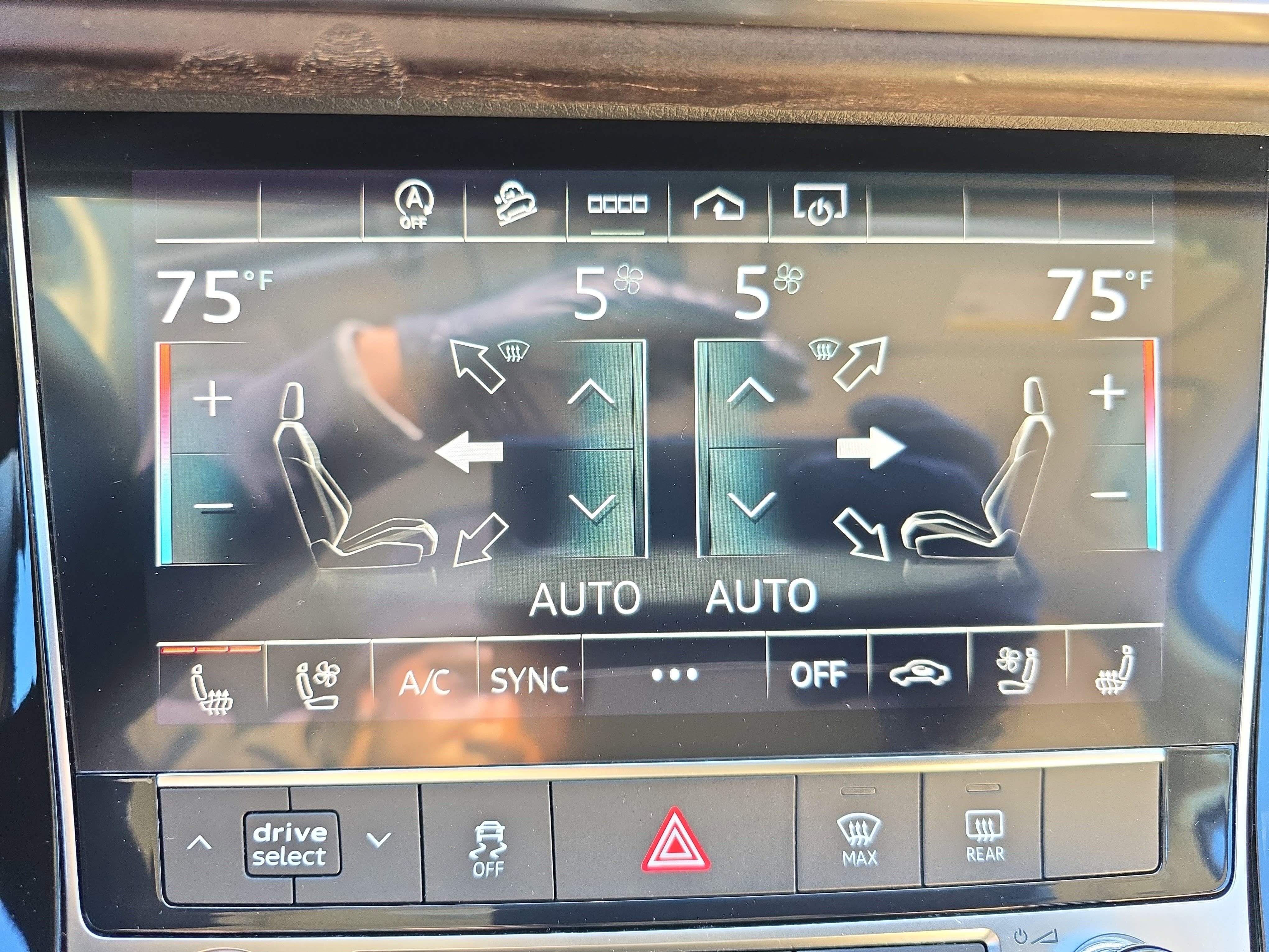 Certified 2025 Audi Q7 2.0T Premium Plus image 19