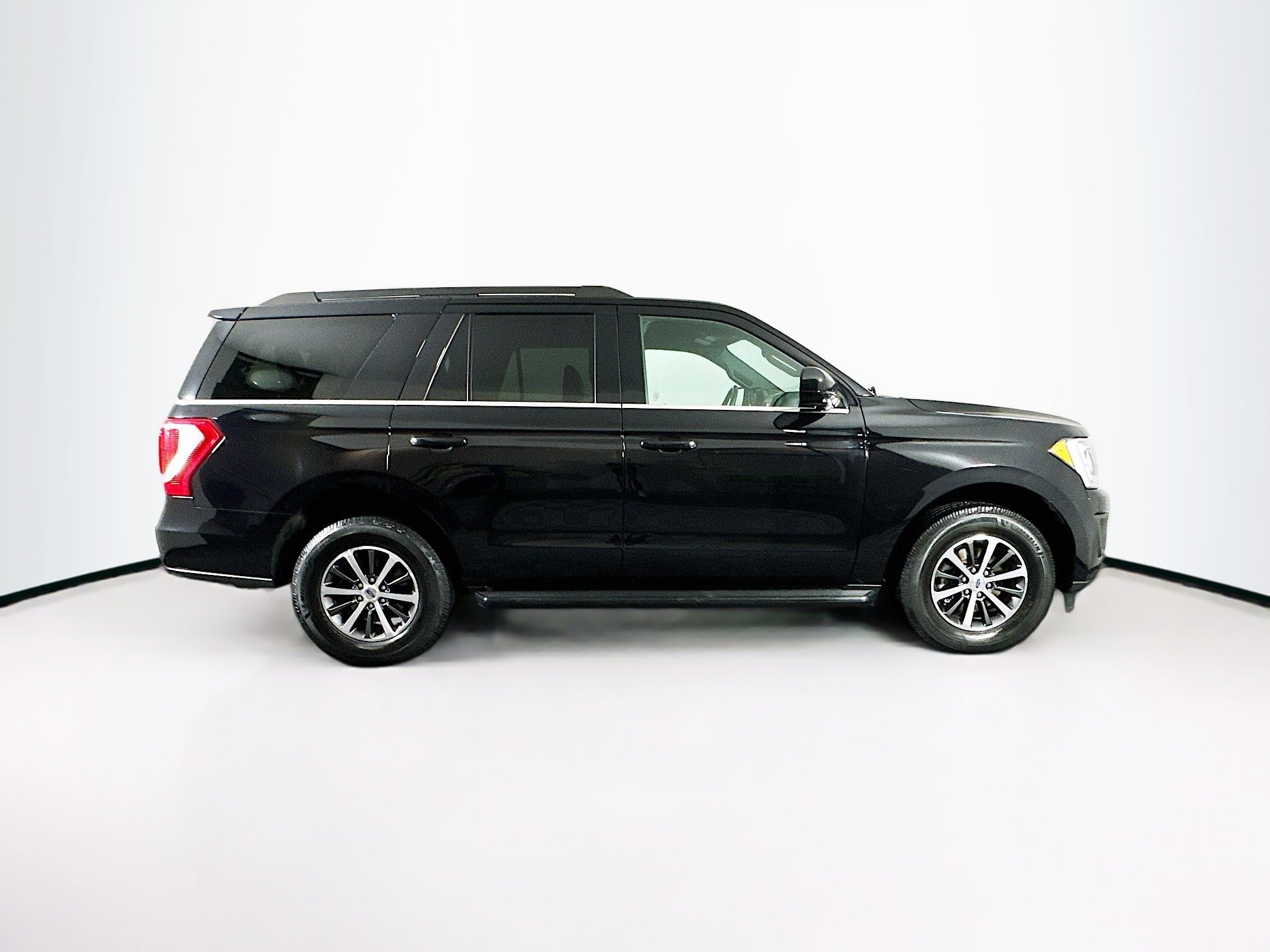 Used 2021 Ford Expedition XLT image 10