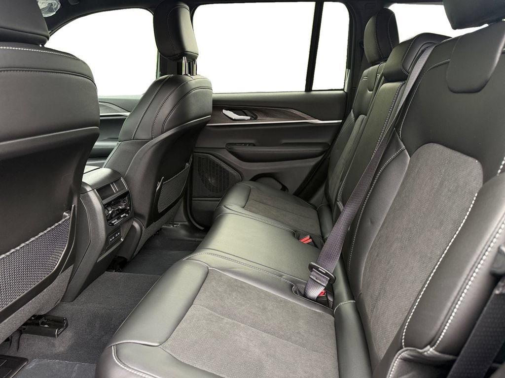 New 2026 Jeep Grand Cherokee Altitude AWD/4WD image 14