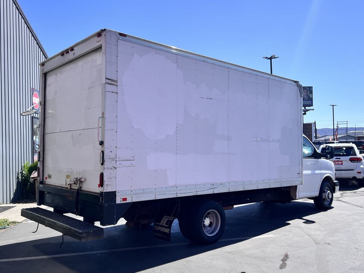Used 2015 Chevrolet Express 3500 Extended w/ Chrome Appearance Package RWD image 5