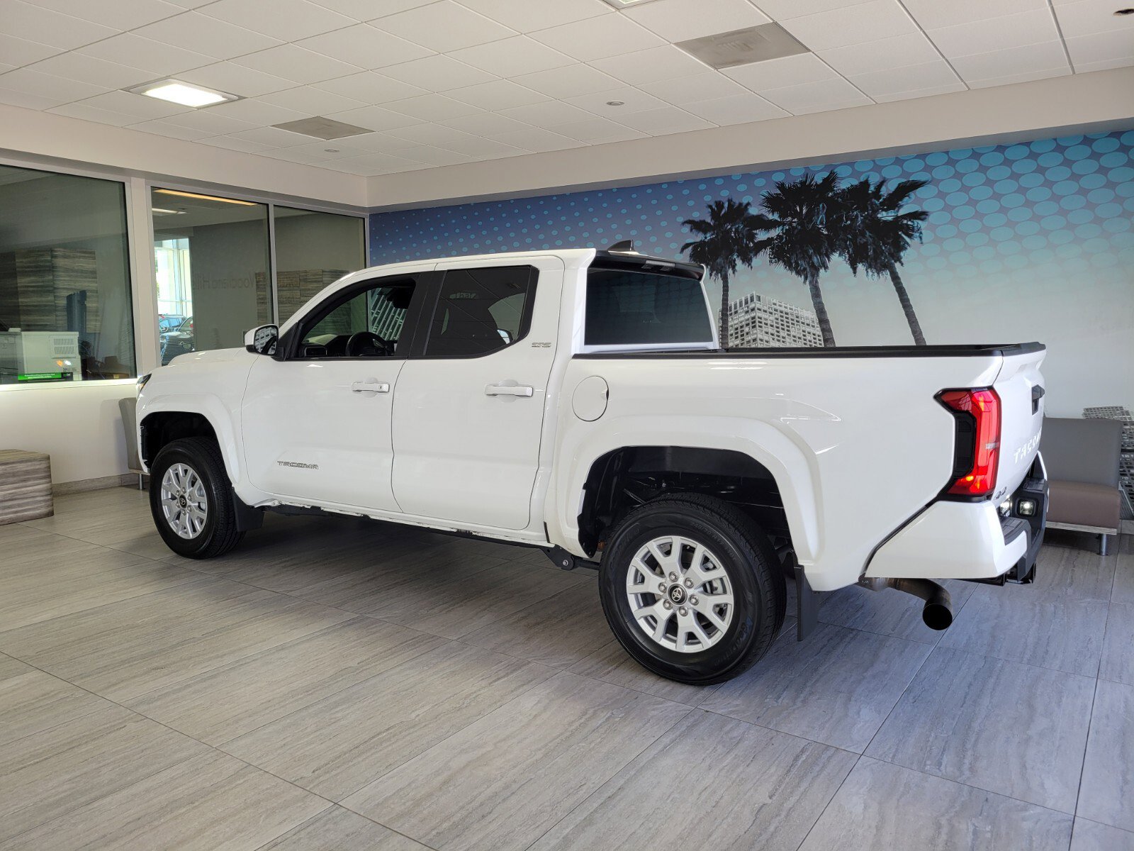 Used 2024 Toyota Tacoma SR5 AWD/4WD image 3