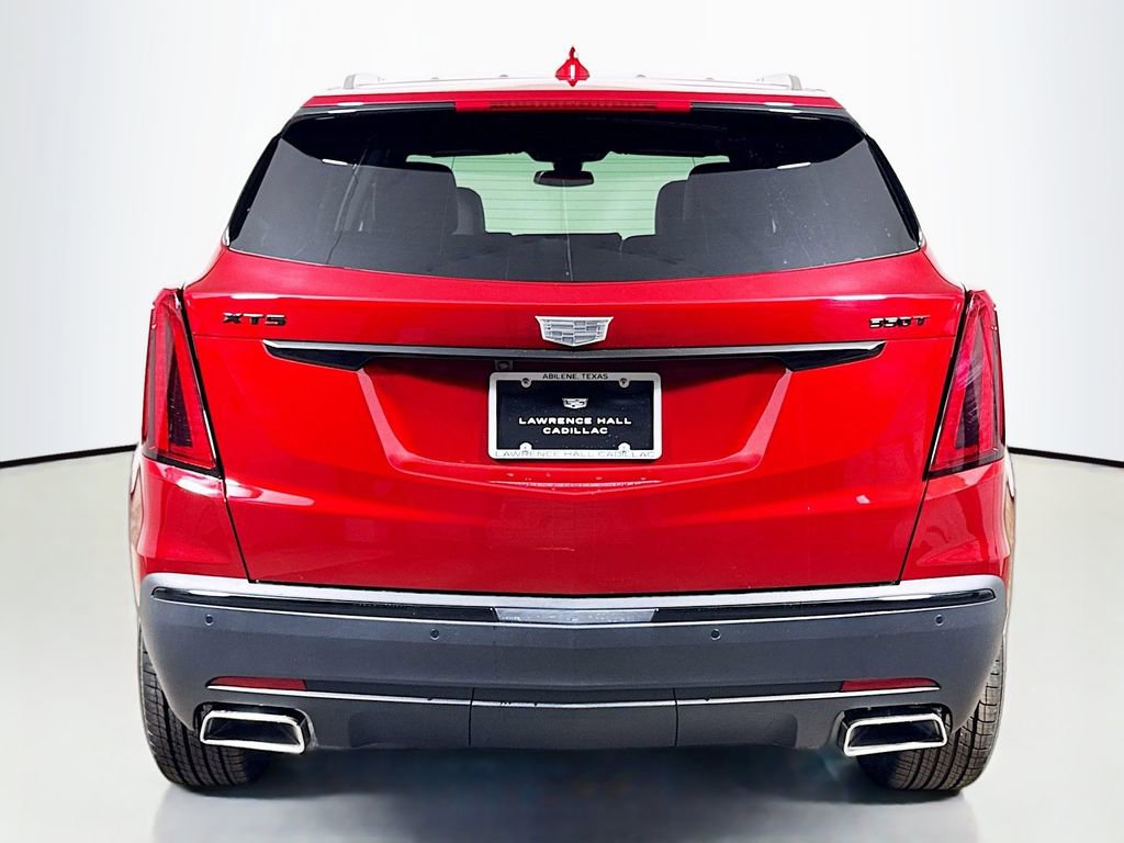 New 2026 Cadillac XT5 Luxury w/ LPO, ONYX Package FWD image 4