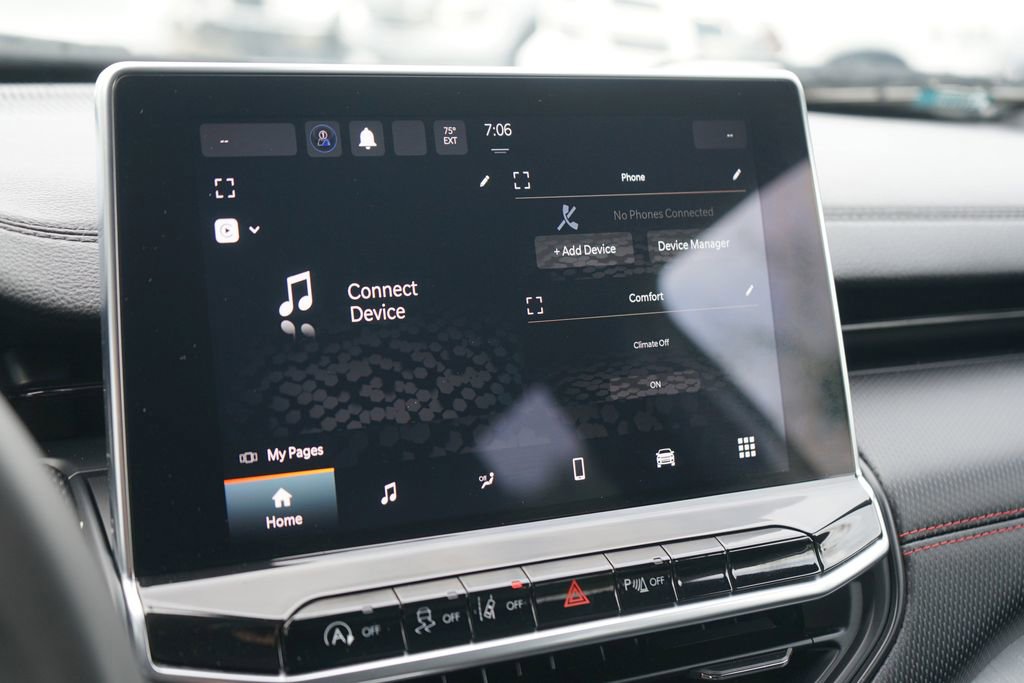 Used 2023 Jeep Compass Trailhawk AWD/4WD image 17