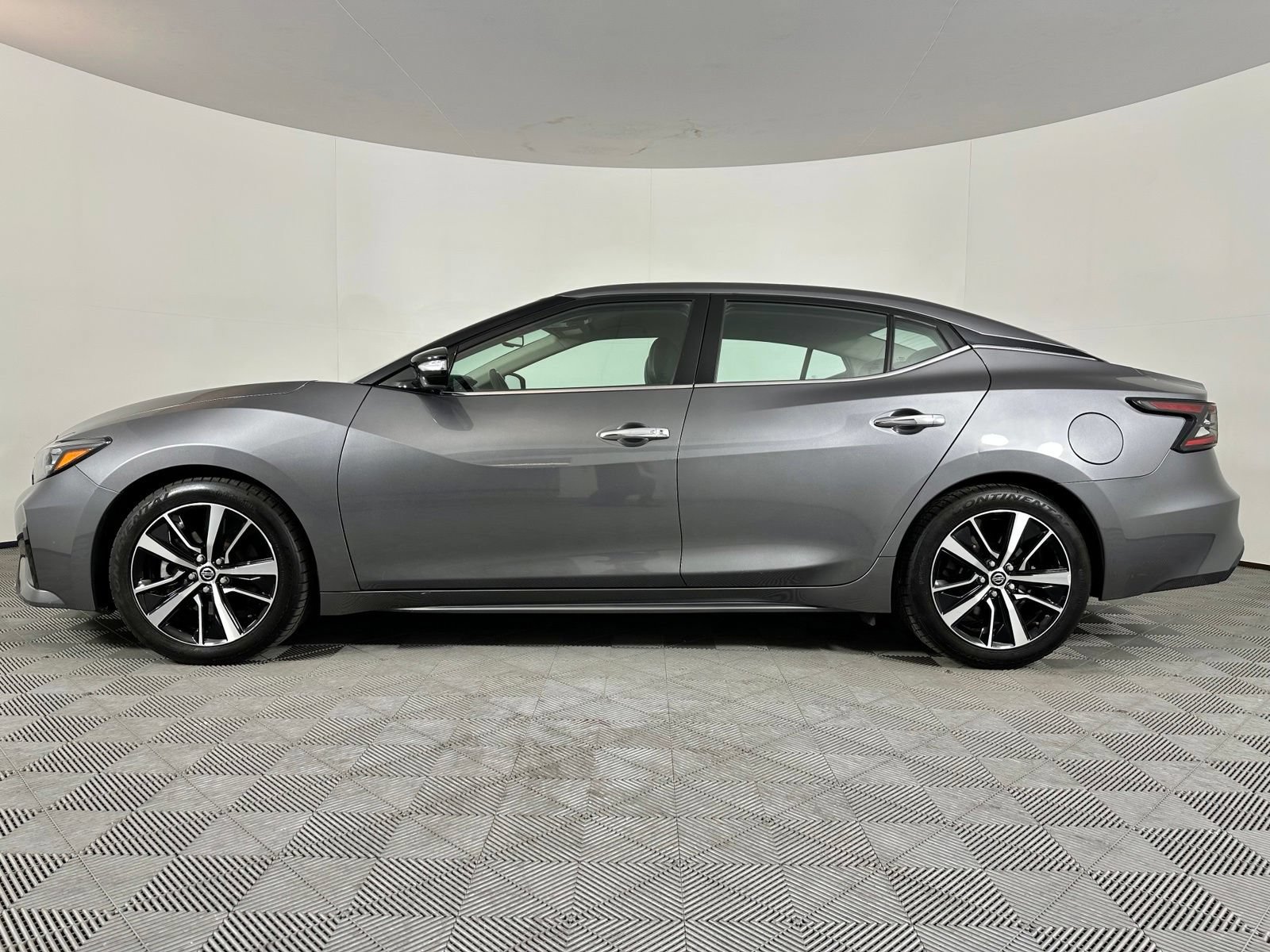 Used 2022 Nissan Maxima SV w/ Floor Mat Group FWD image 14