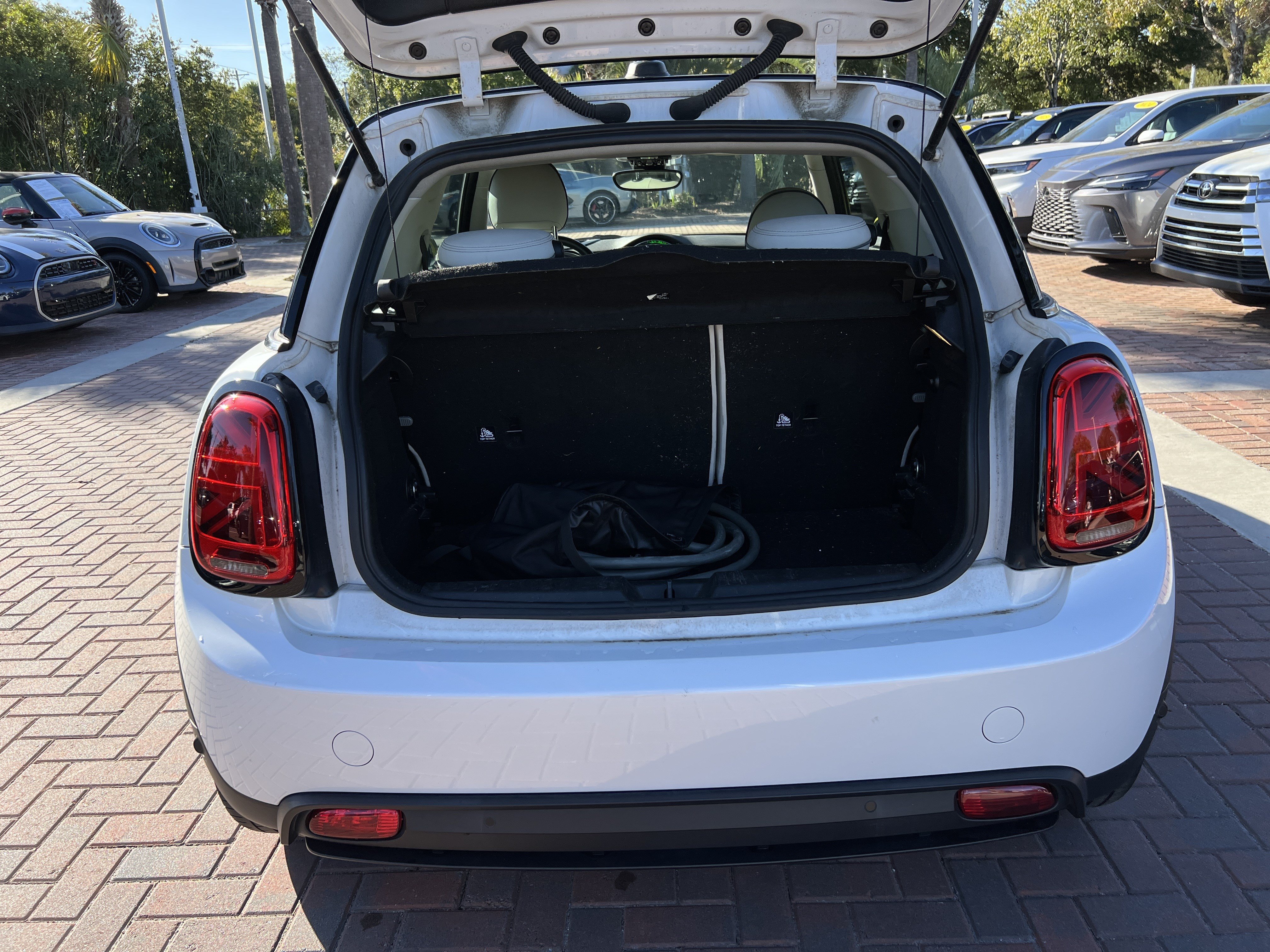 Used 2024 MINI Cooper SE FWD image 32