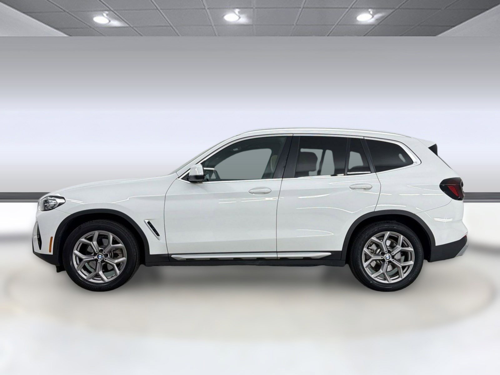 Used 2023 BMW X3 sDrive30i w/ Premium Package image 2