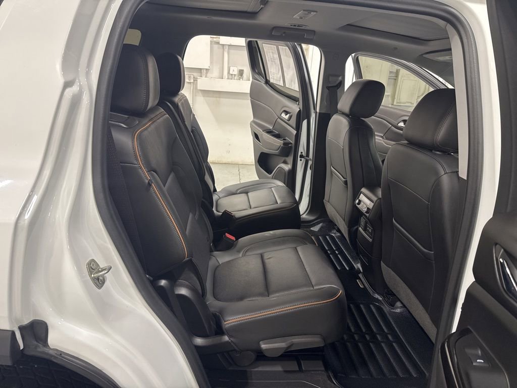 Used 2022 GMC Acadia AT4 w/ Technology Package image 25