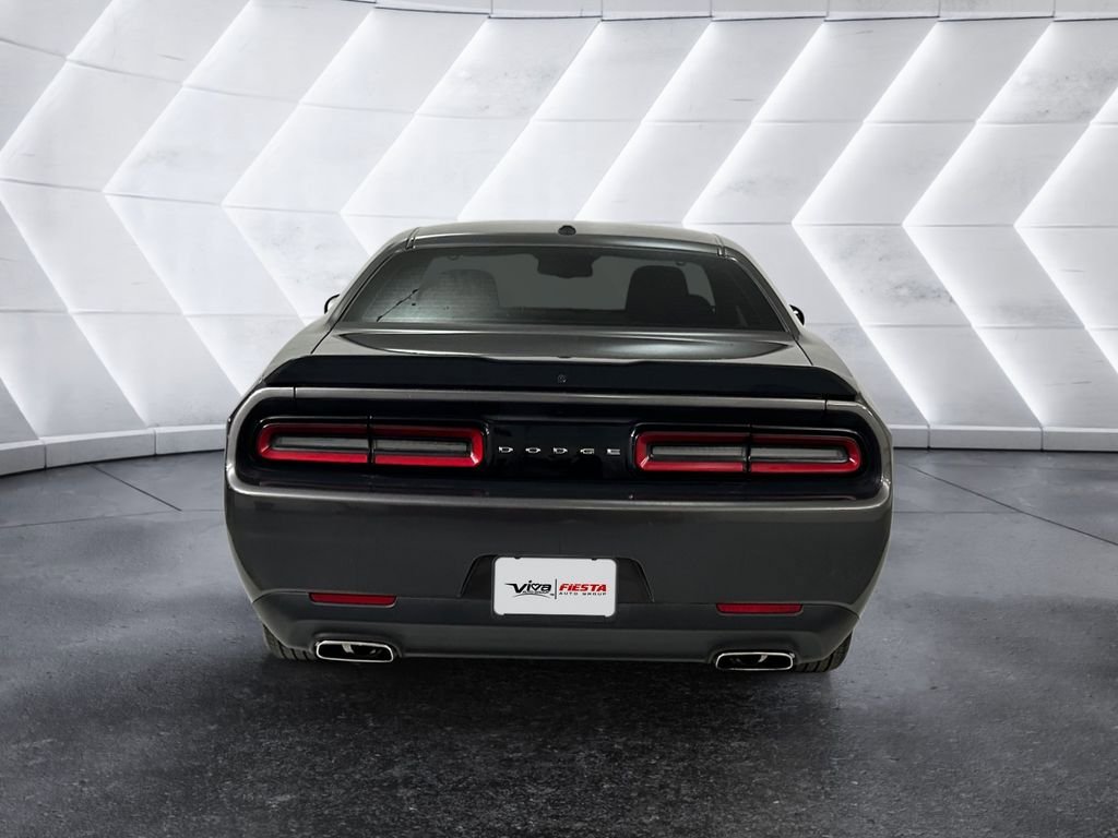 Used 2023 Dodge Challenger SXT image 5
