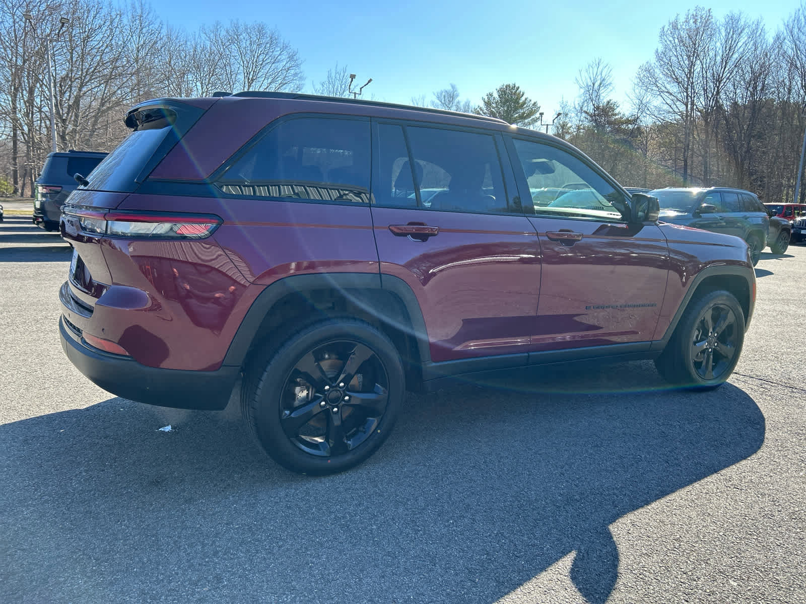Used 2023 Jeep Grand Cherokee Altitude AWD/4WD image 4