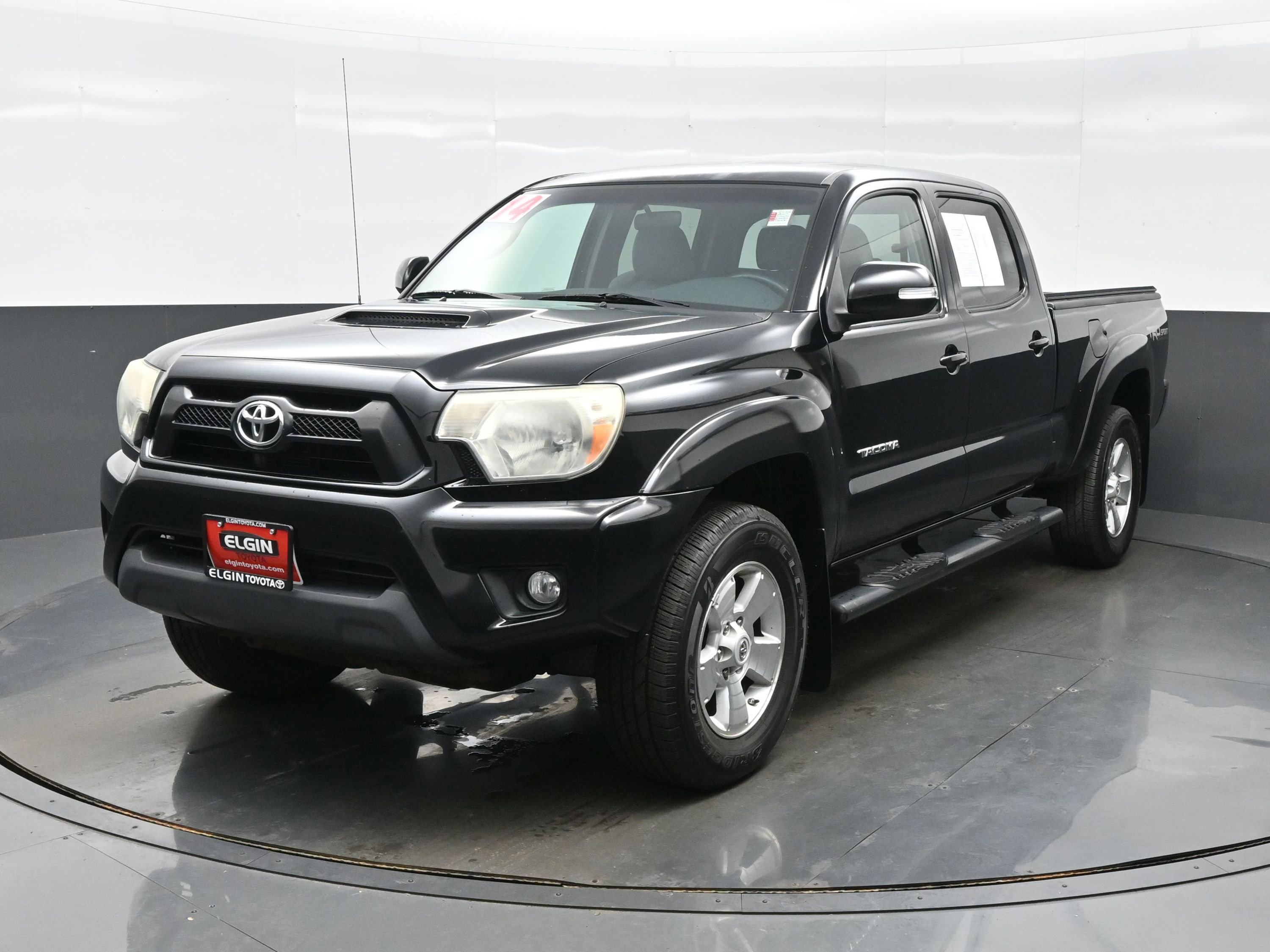 Used 2014 Toyota Tacoma 4x4 Double Cab w/ TRD Sport Package image 2