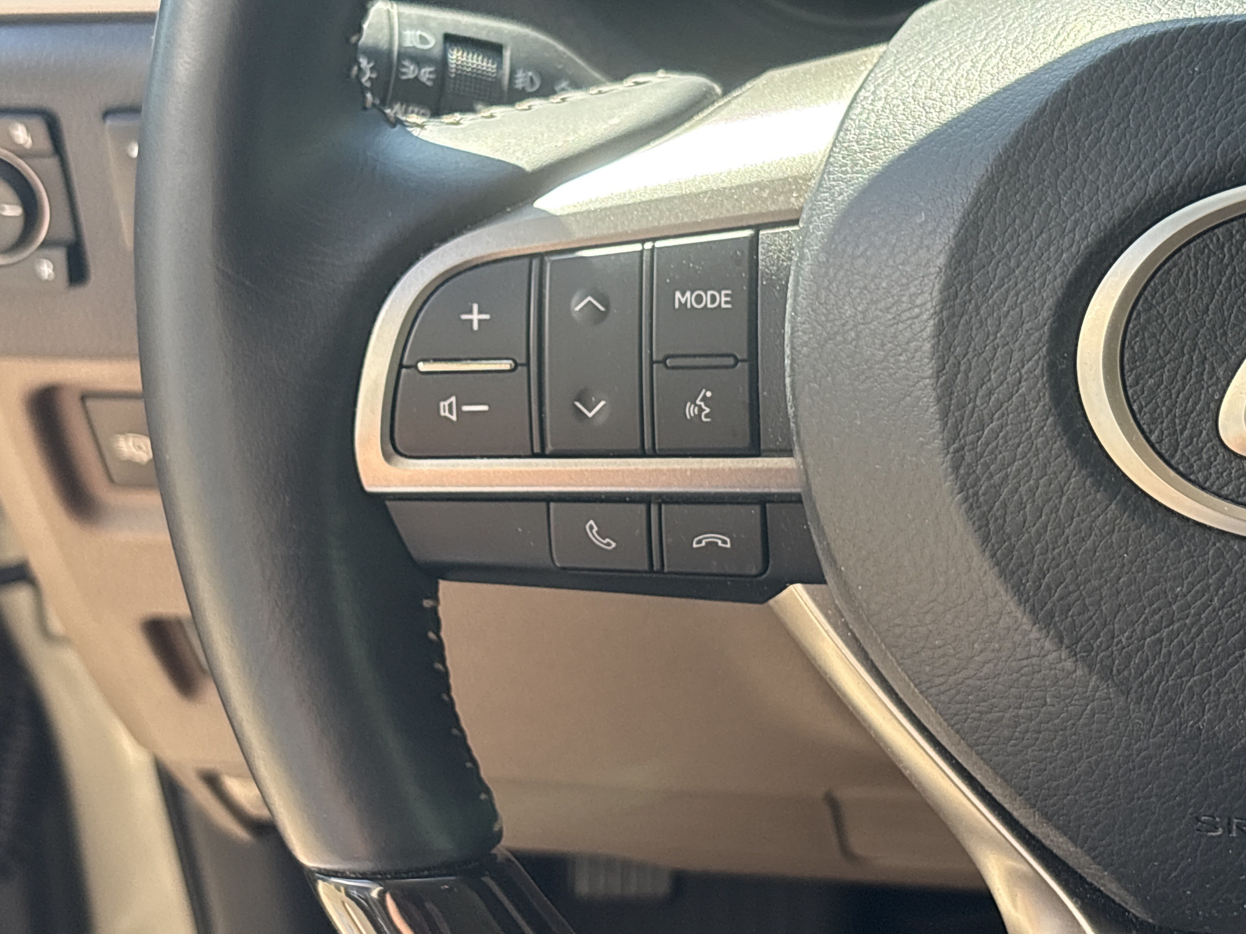 Used 2023 Lexus GX 460 Premium w/ Accessory Package AWD/4WD image 19