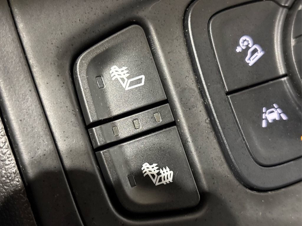 Used 2021 GMC Terrain SLT w/ Elevation Edition image 30