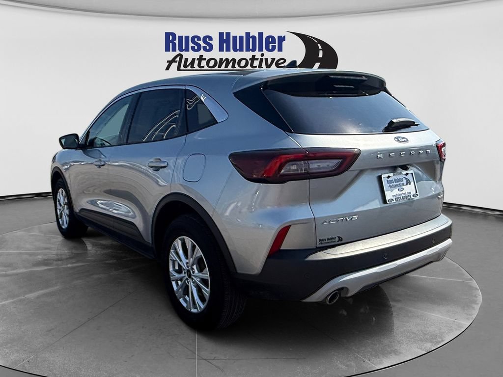 Used 2023 Ford Escape Active w/ Tech Pack #2 AWD/4WD image 3