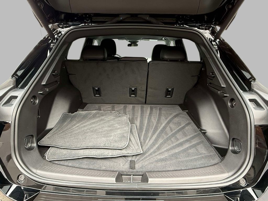 Used 2025 Chevrolet Equinox EV LT image 17