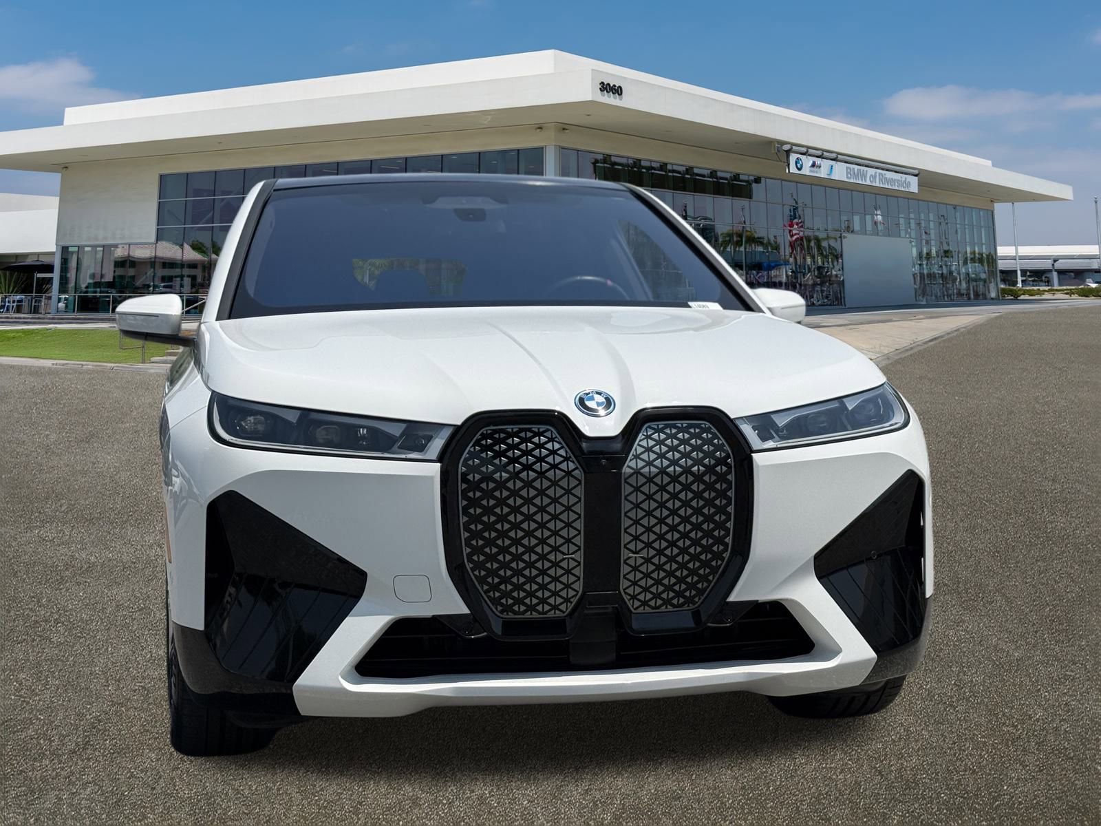 Used 2025 BMW iX M60 image 3