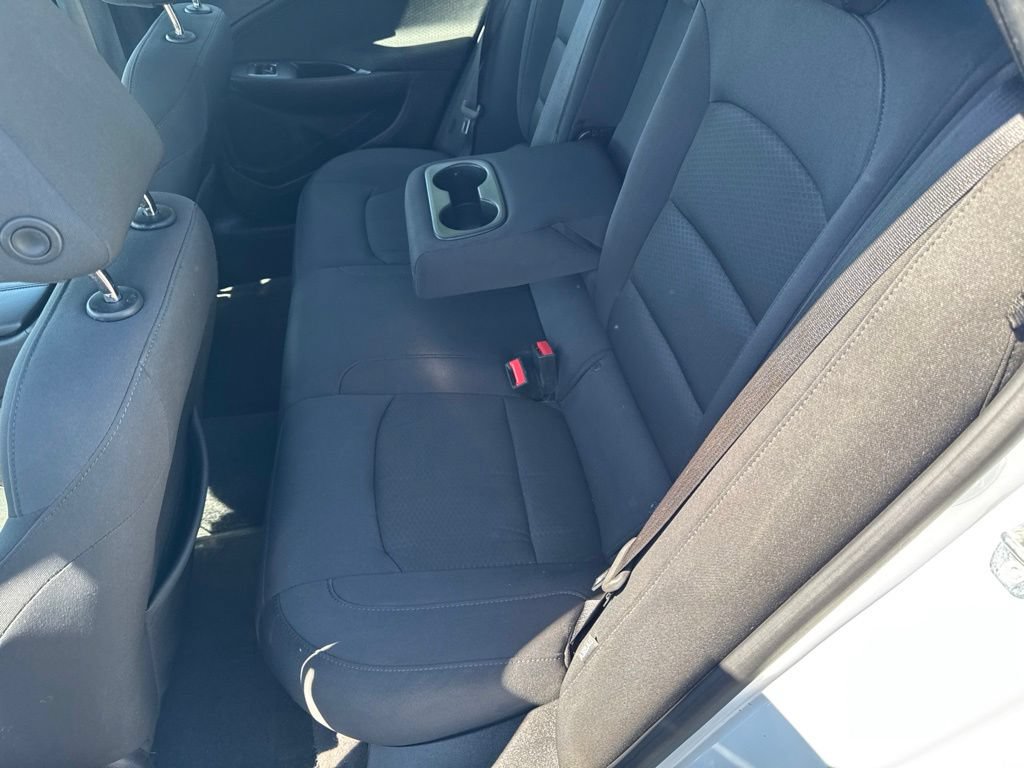 Used 2017 Chevrolet Malibu LT FWD image 31