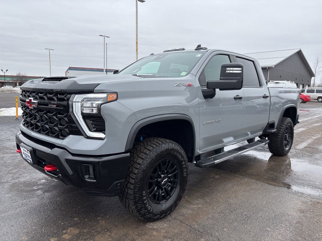 Used 2024 Chevrolet Silverado 2500 ZR2 w/ Technology Package image 7