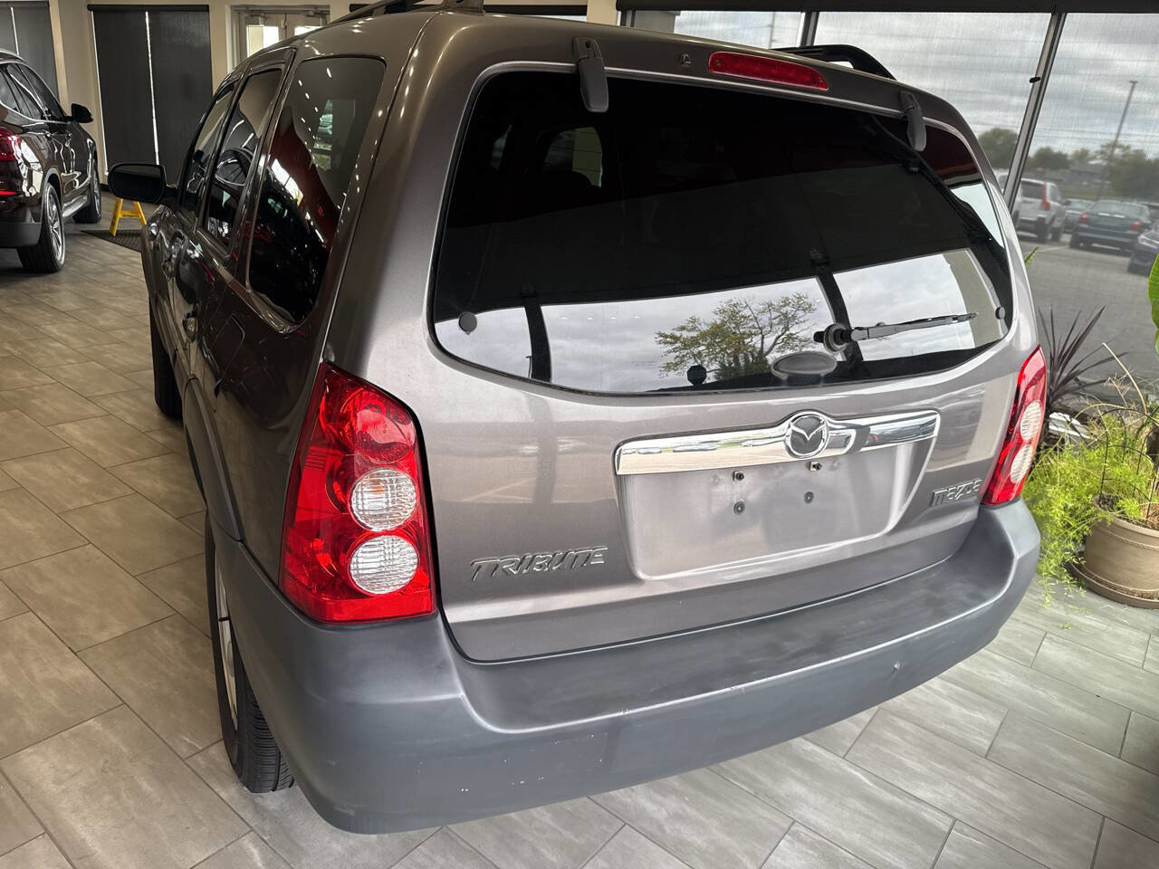 Used 2006 MAZDA Tribute I image 13
