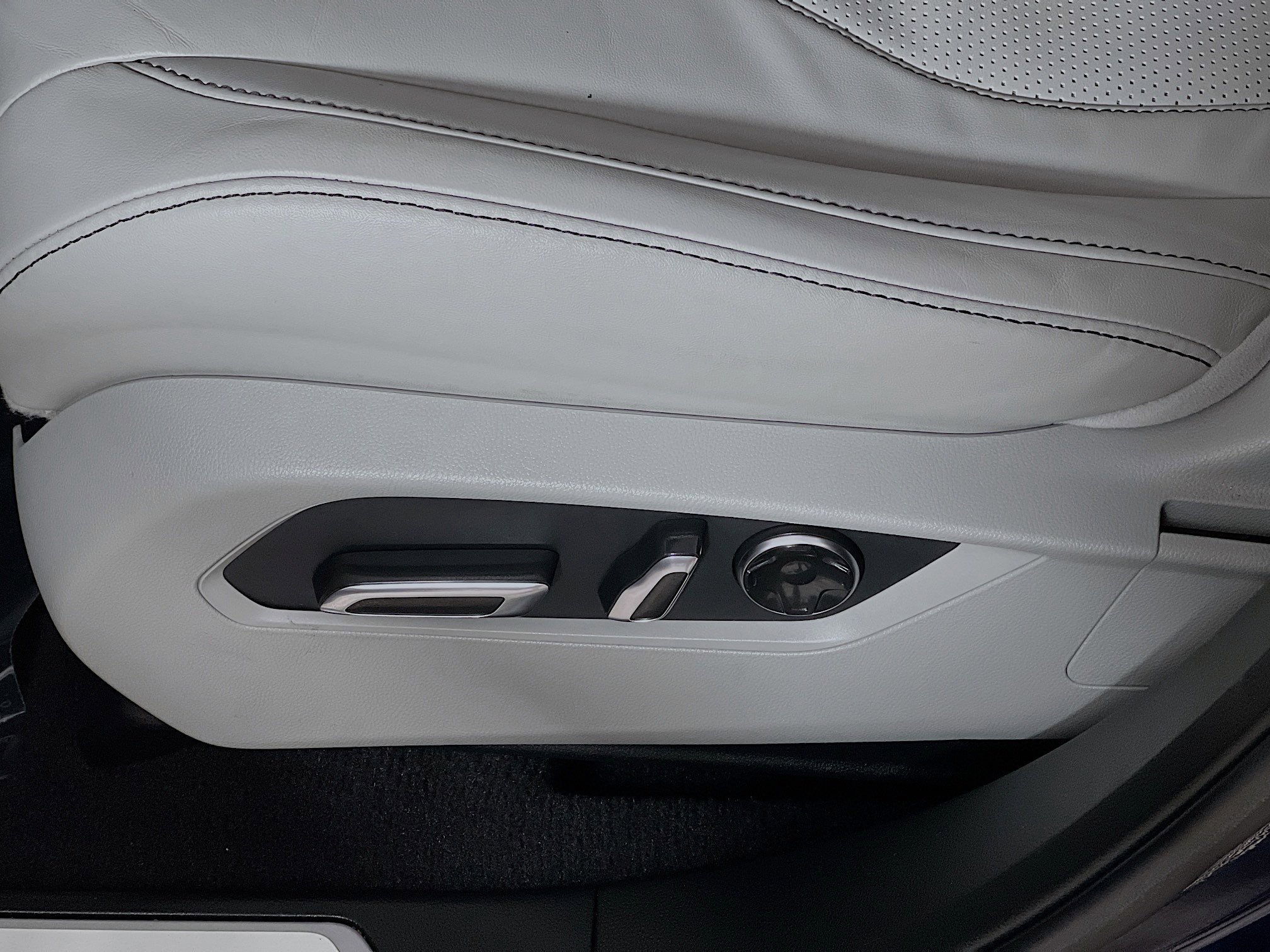 Used 2023 Acura RDX w/ Technology Package image 16