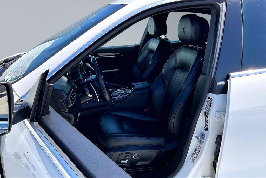 Used 2023 Maserati Levante Modena AWD/4WD image 3