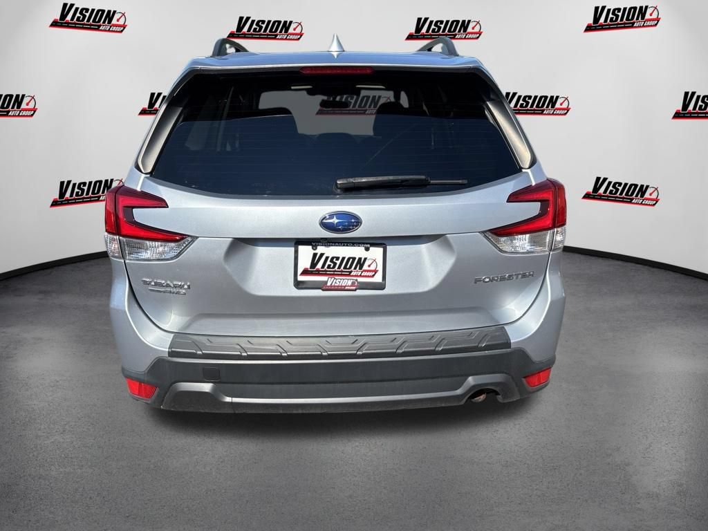 Used 2019 Subaru Forester Premium AWD/4WD image 6