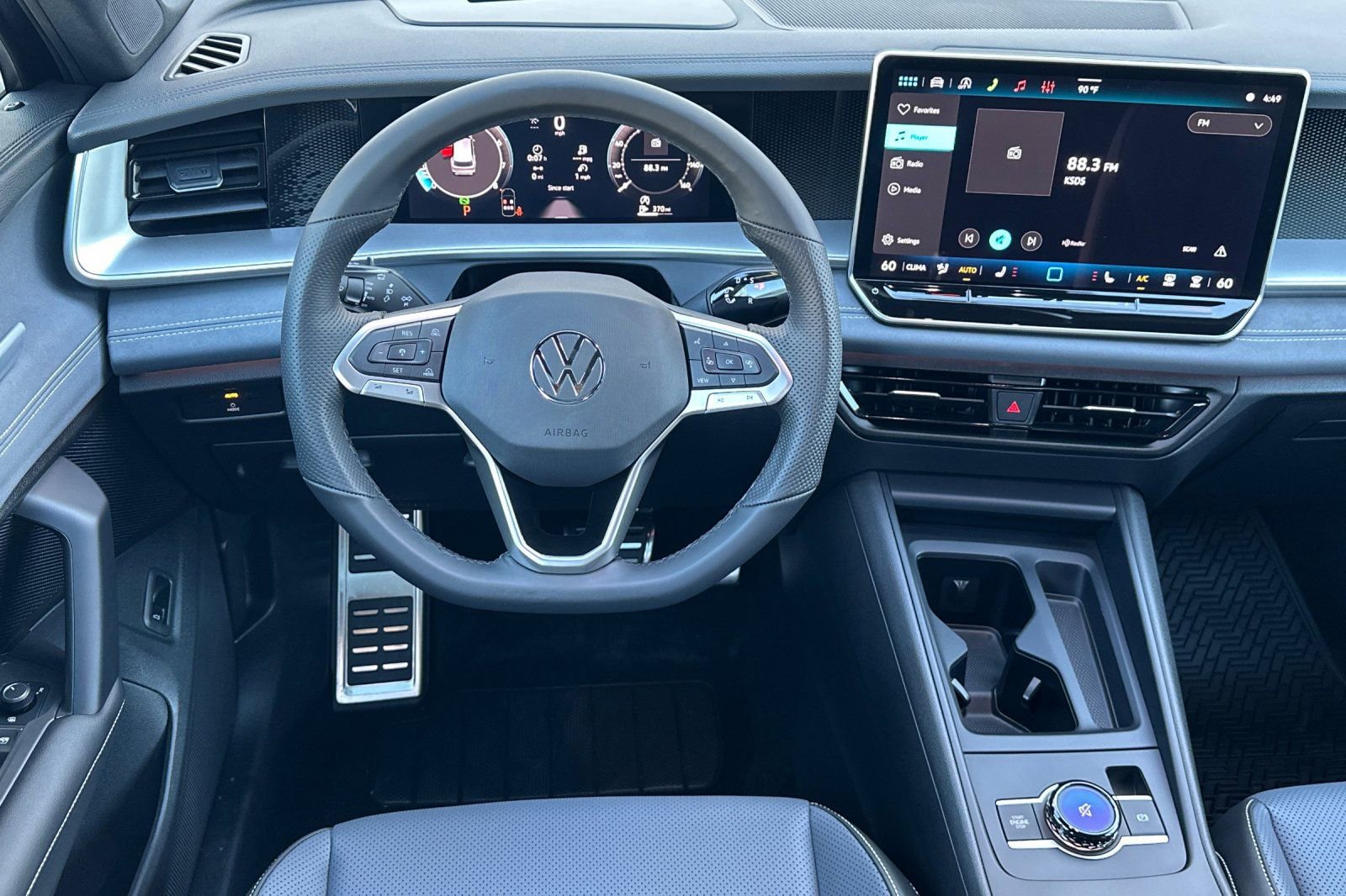 New 2026 Volkswagen Tiguan SE R-Line FWD image 12