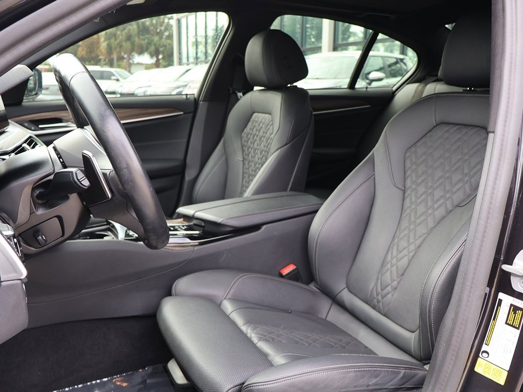 Used 2023 BMW 540i w/ M Sport Package image 29