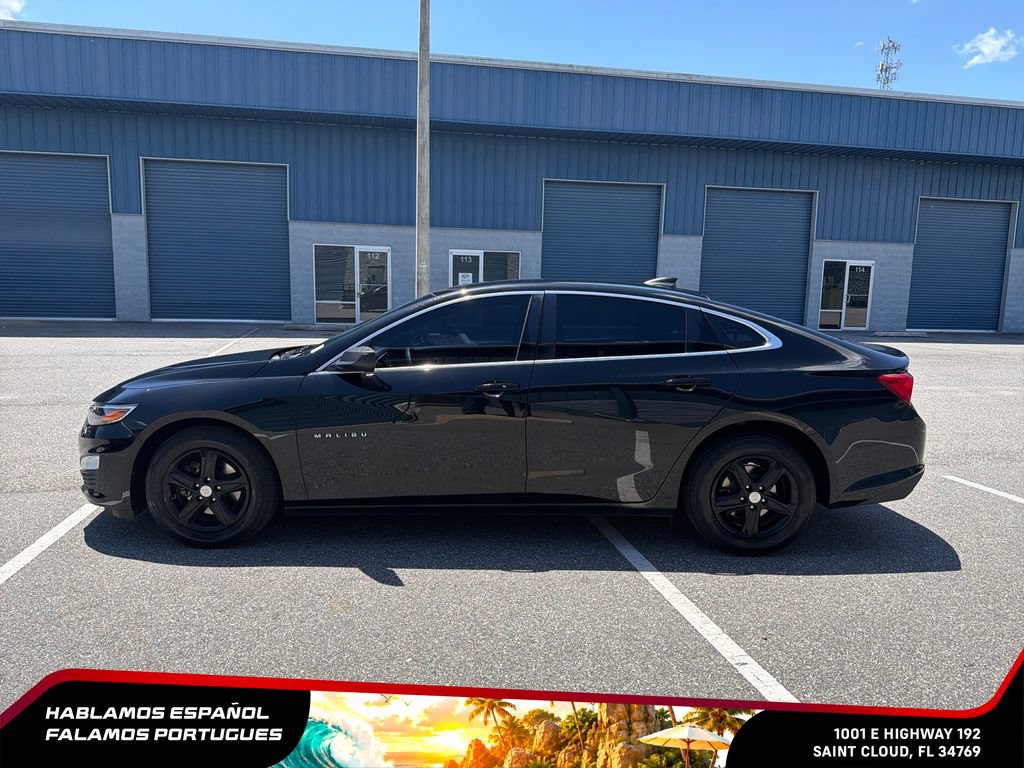 Used 2022 Chevrolet Malibu LS FWD image 2