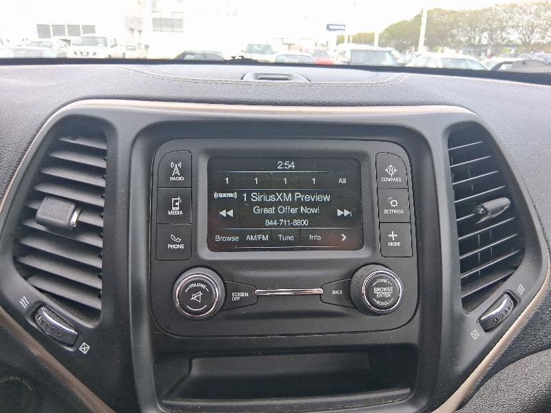 Used 2014 Jeep Cherokee Sport FWD image 33