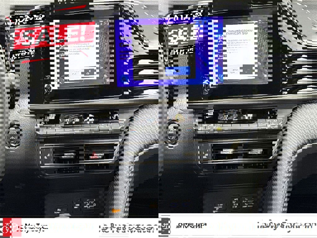 Used 2025 Toyota Camry SE image 16