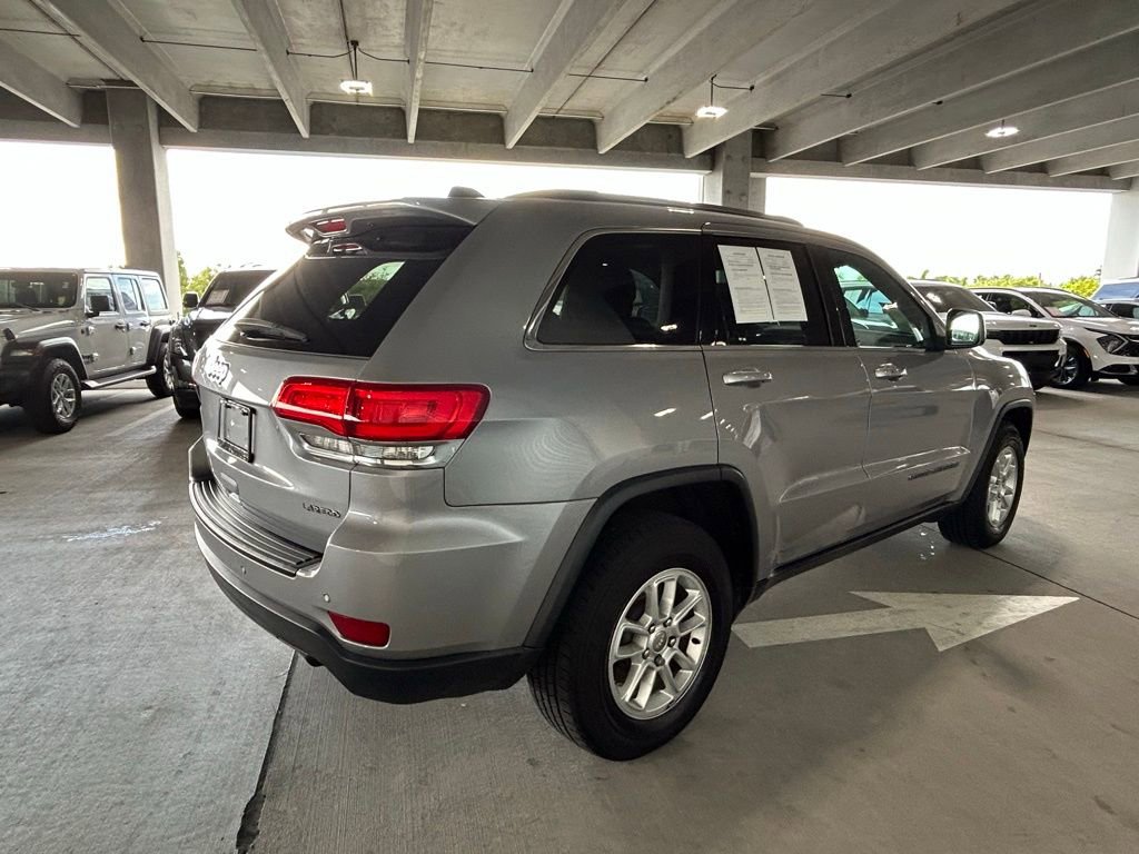 Used 2019 Jeep Grand Cherokee Laredo image 4