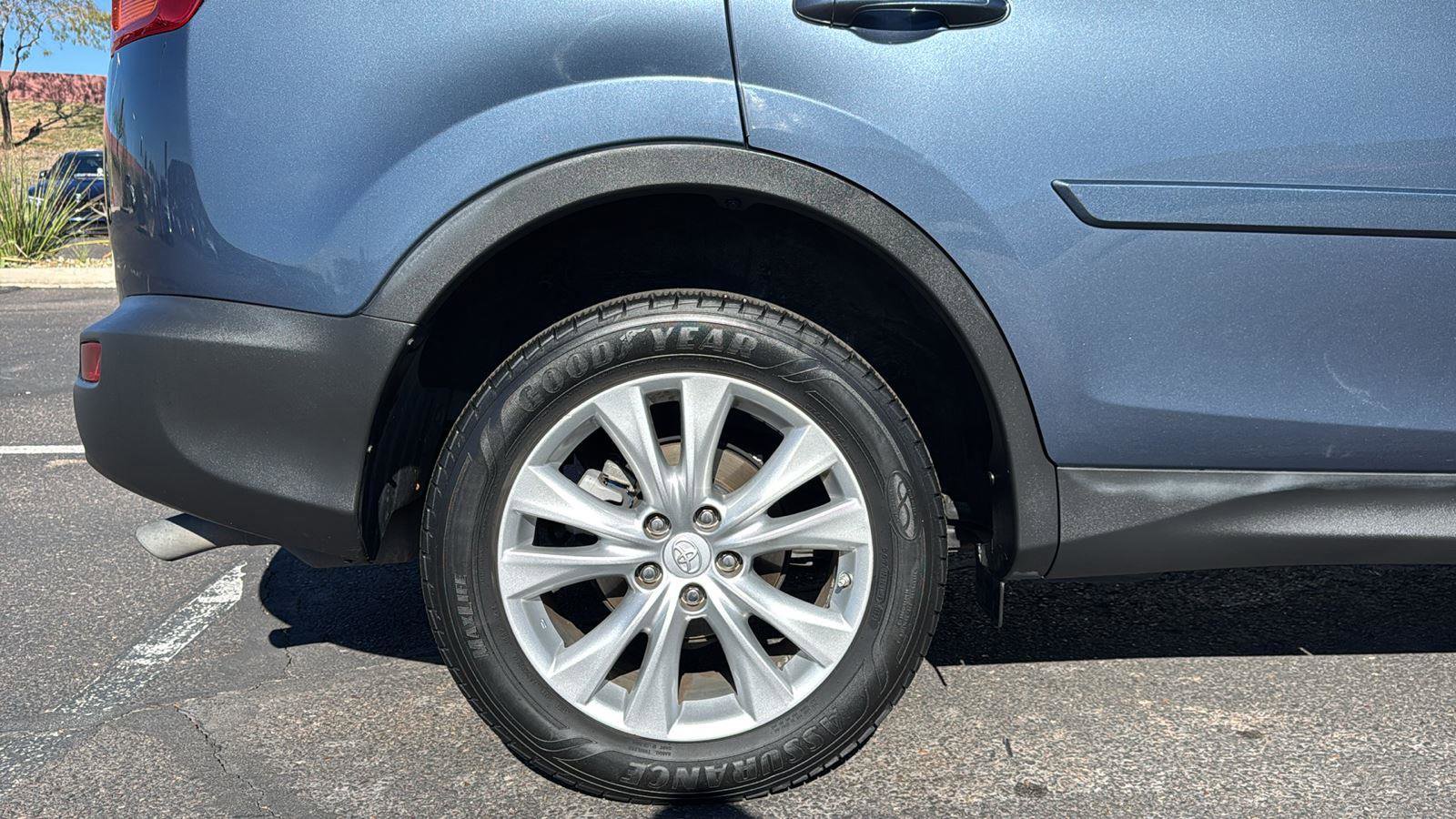 Used 2014 Toyota RAV4 Limited image 8