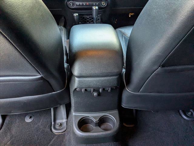 Used 2016 Jeep Wrangler Unlimited Rubicon w/ Connectivity Group AWD/4WD image 16