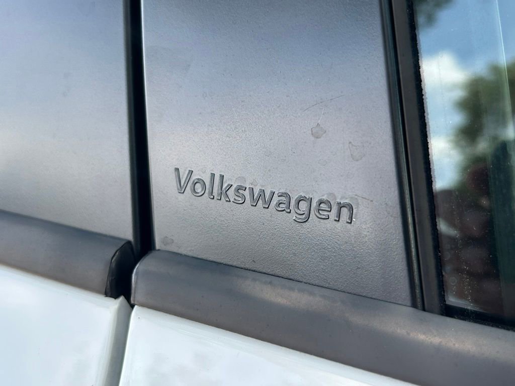 Used 2025 Volkswagen Taos SE FWD image 41