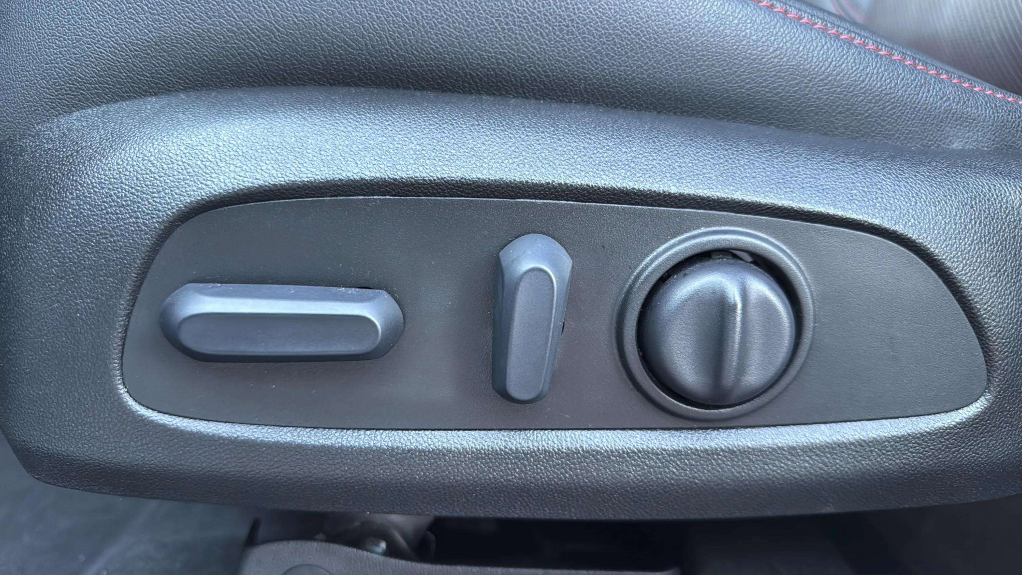 Used 2022 Chevrolet Blazer RS w/ Enhanced Convenience Package image 47