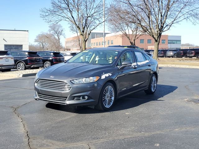Used 2015 Ford Fusion SE w/ Equipment Group 202A image 2