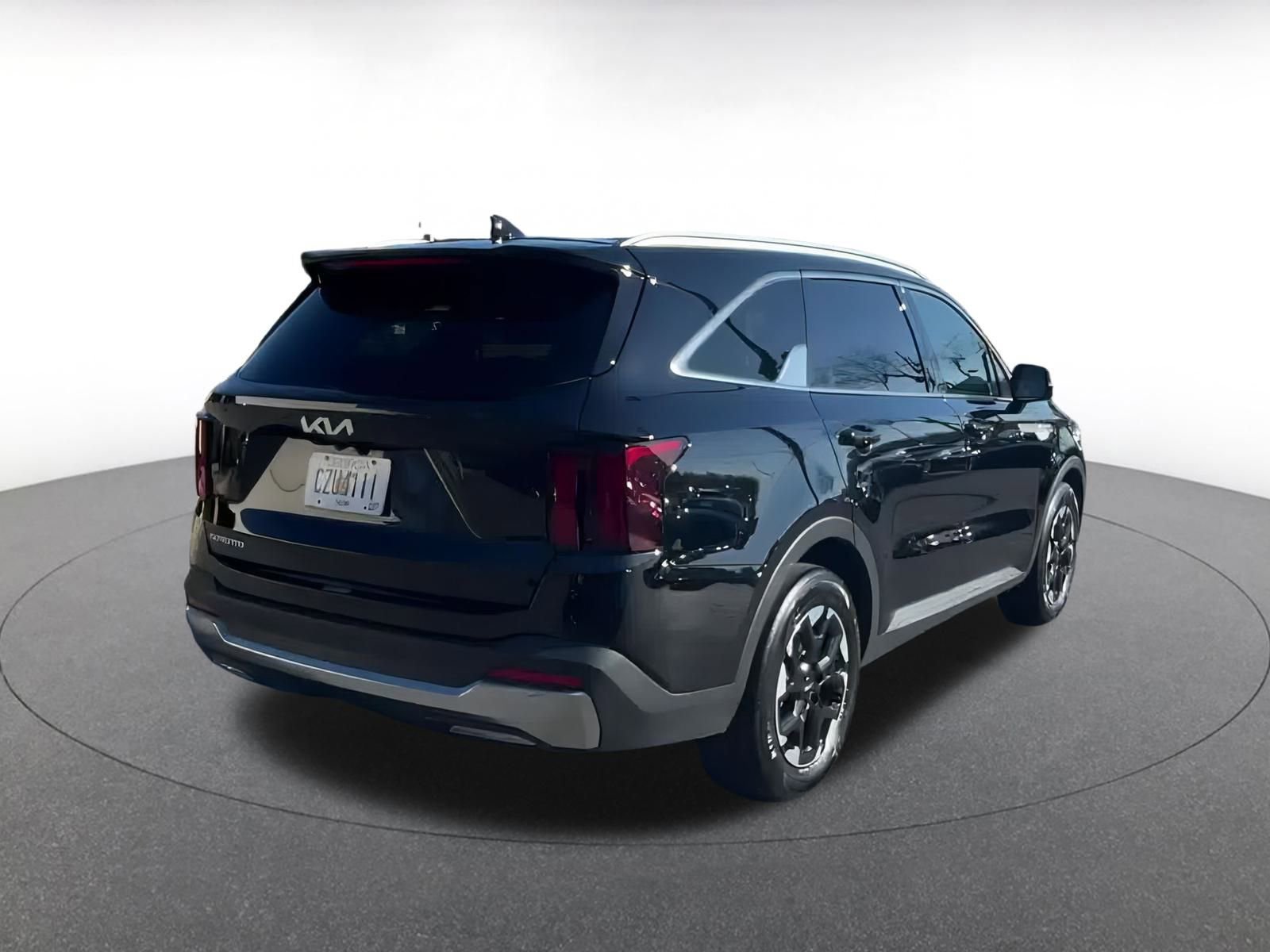 Used 2024 Kia Sorento S image 12