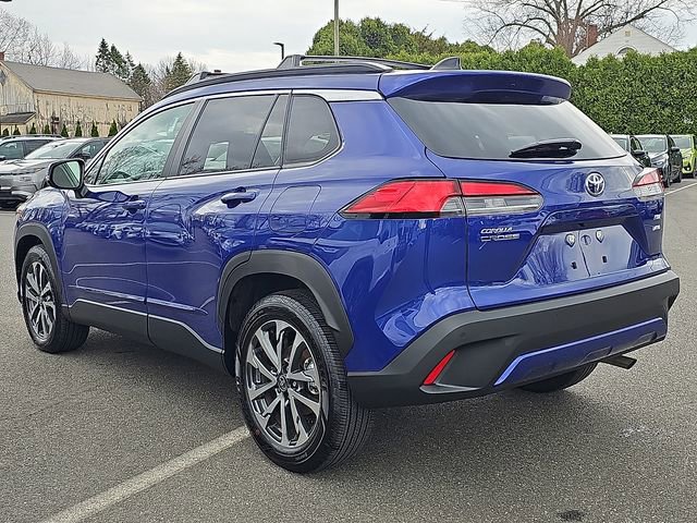 Used 2025 Toyota Corolla Cross XLE w/ Convenience Package image 4